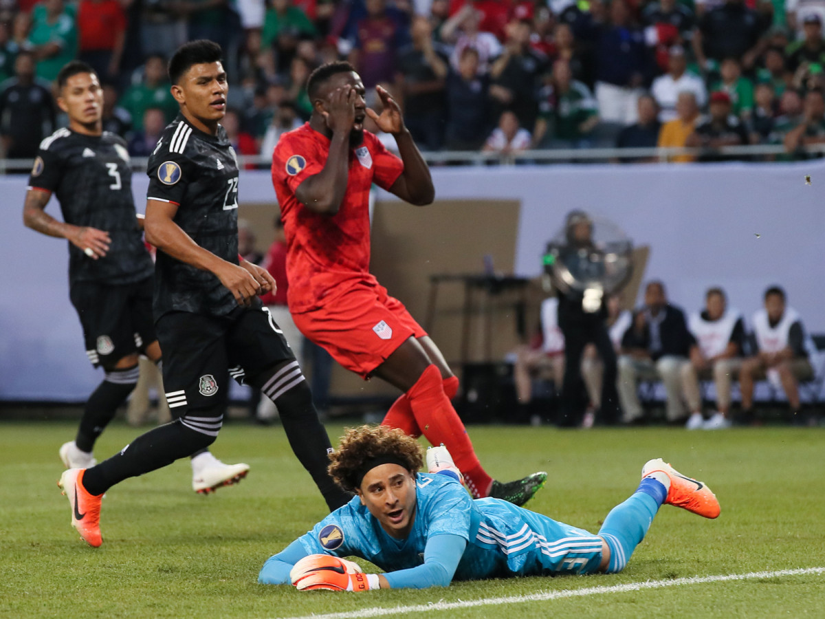 jozy-altidore-miss-usa-mexico-gold-cup.jpg
